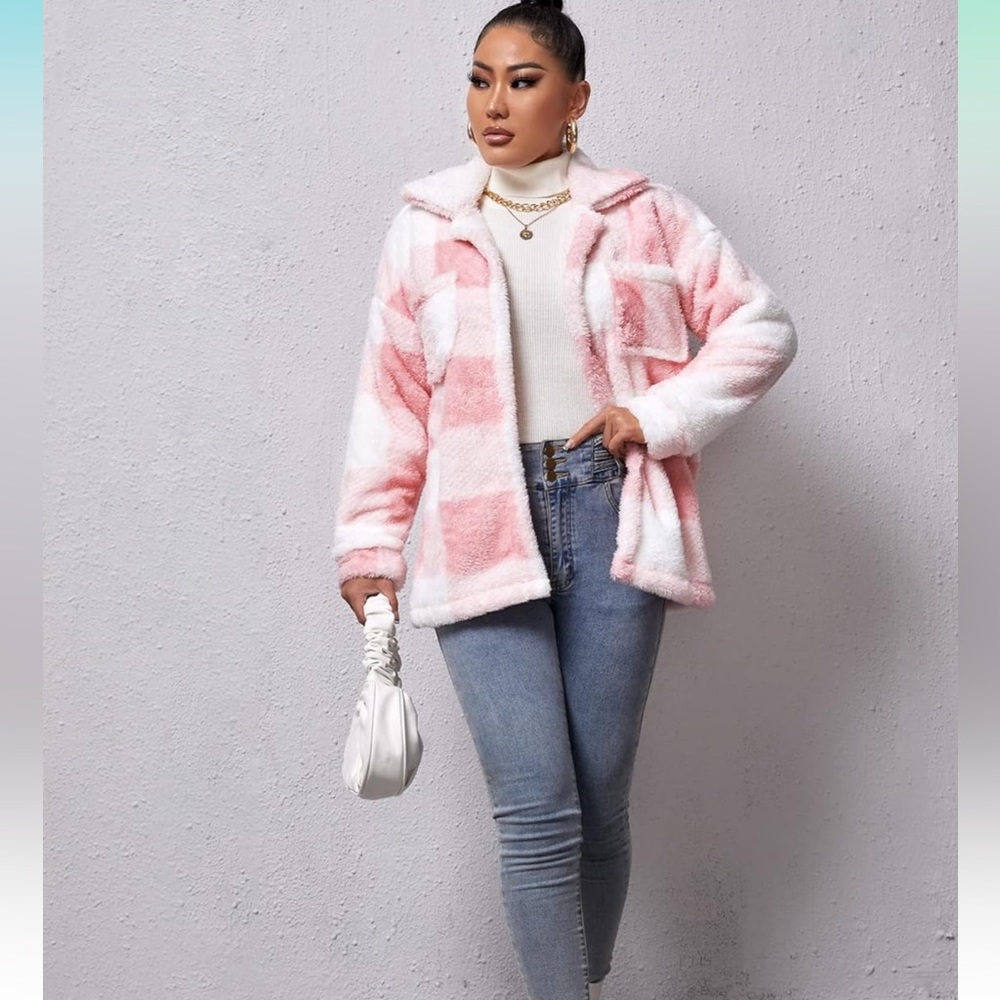 Buffalo Plaid Print pocket fleece shirt/coat.  Pink size Large